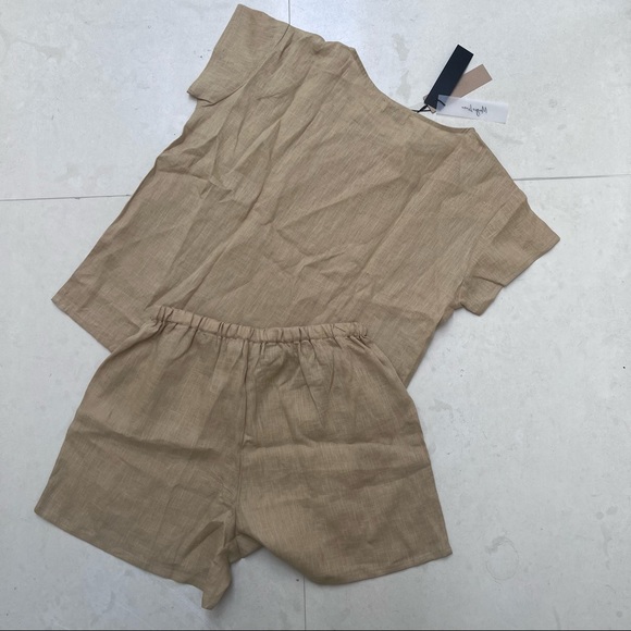 Magic Linen Tan Shorts & Blouse - Picture 2 of 3